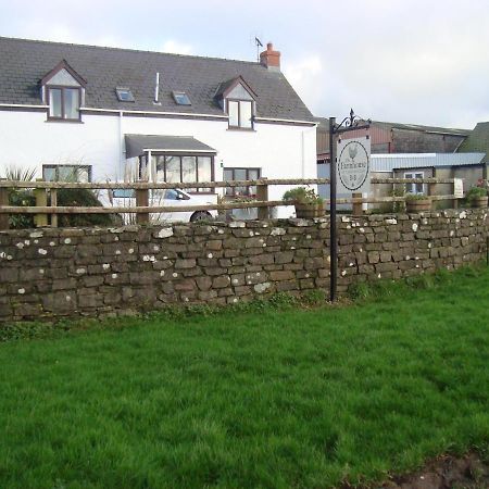 The Farmhouse Lochmeyler Llandeloy Kültér fotó
